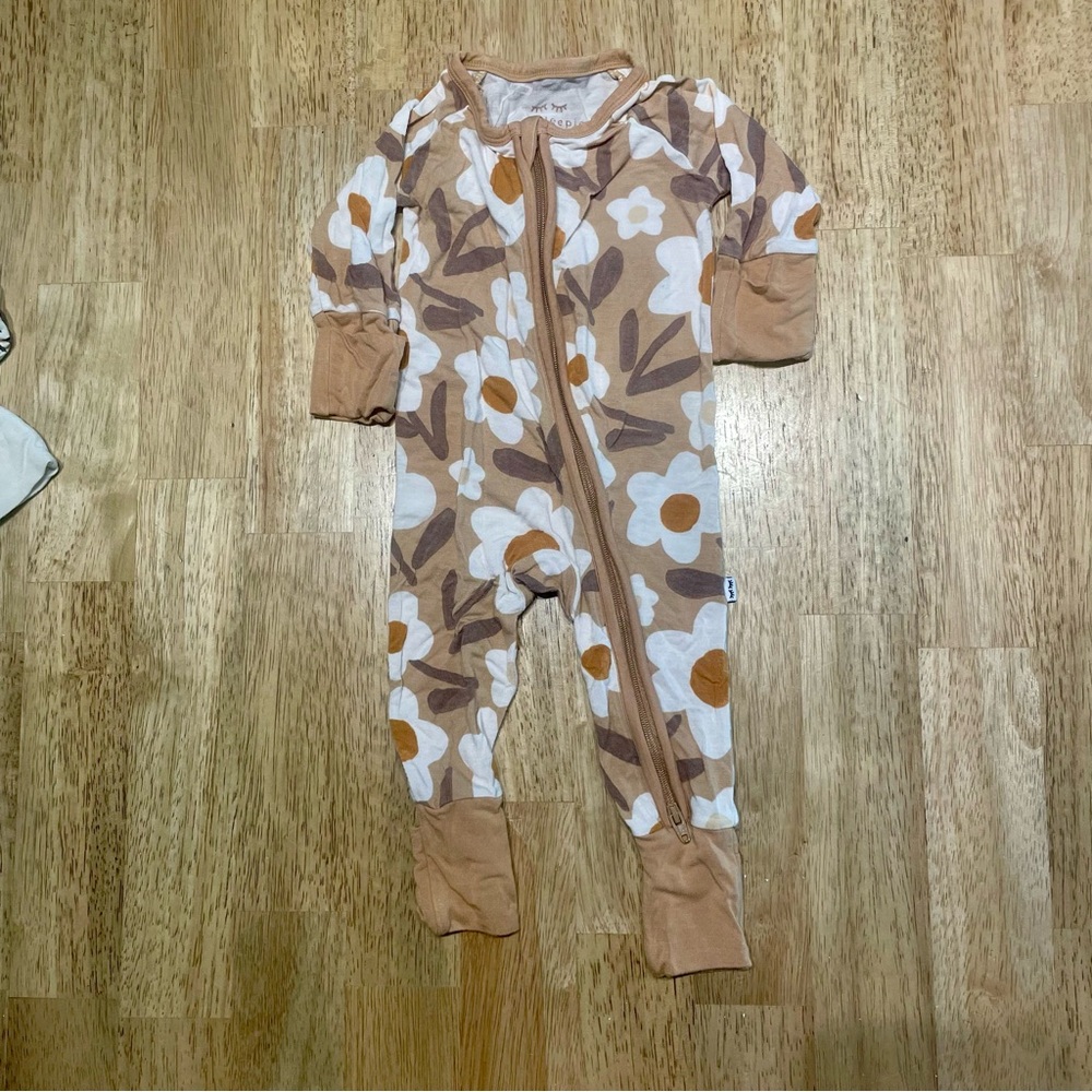 Little Sleepies Newborn Daisy Daydream